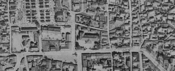 옛 광양군청은 현재 광양역사문화관으로 이용되고 있다.(사진 위) 사진 아래는 1948년 당시 미군의 항공사진에 나타난 광양군청 모습.